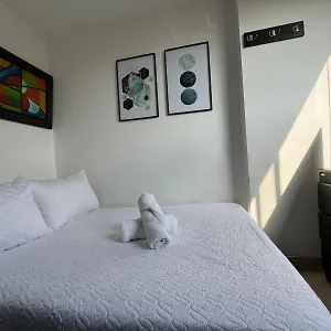  Apartamento Comodo Apto Poblado 2