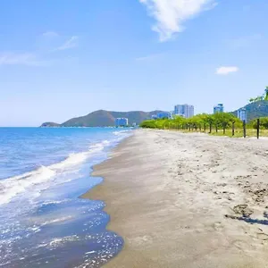 https://apartasuites-con-balcon-vista-al-mar-5-min-de-la-playa.hotels-in-barranquilla.com